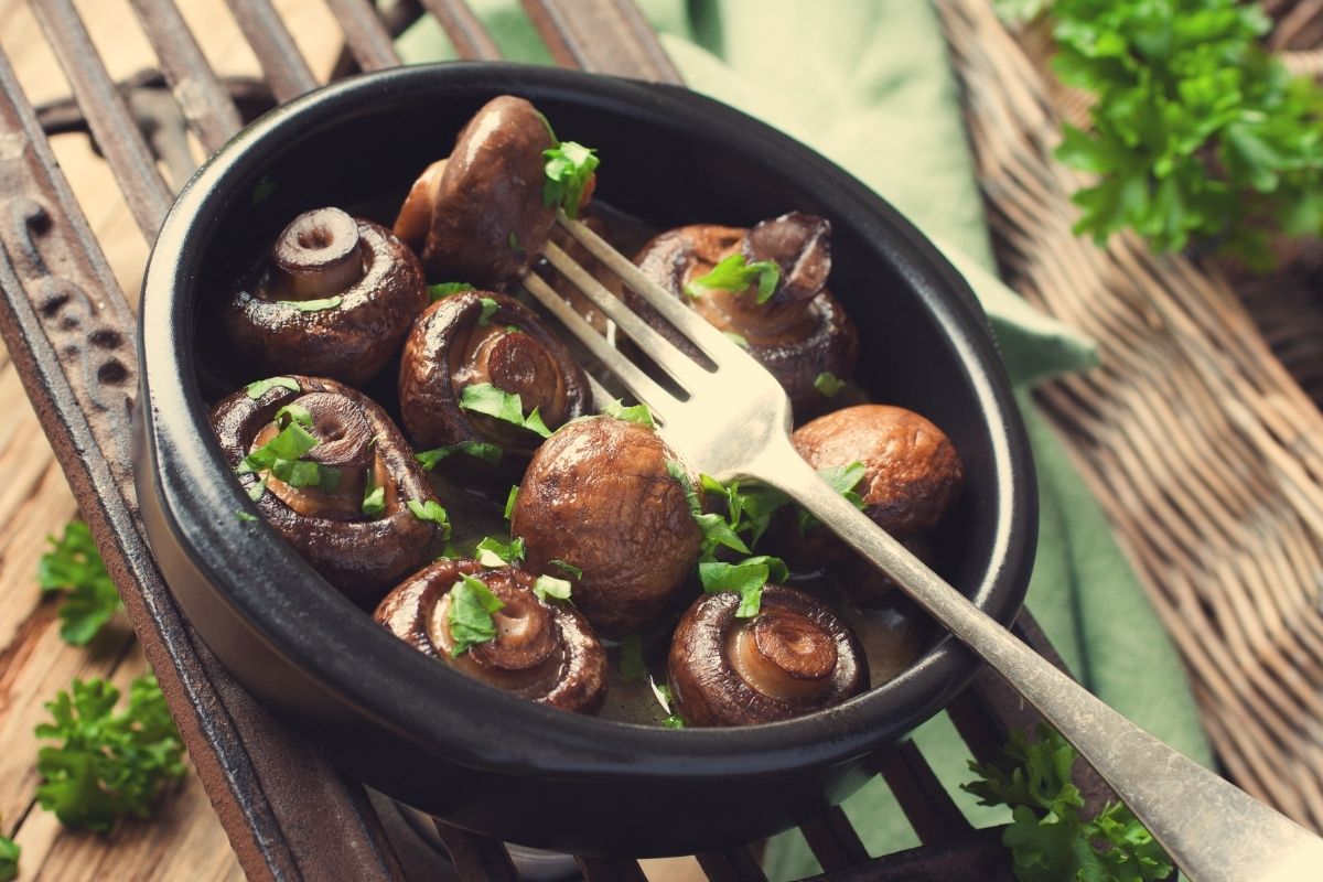 Sauteed Garlic Mushrooms Spanish Tapas Garlic Mushroom Recipe