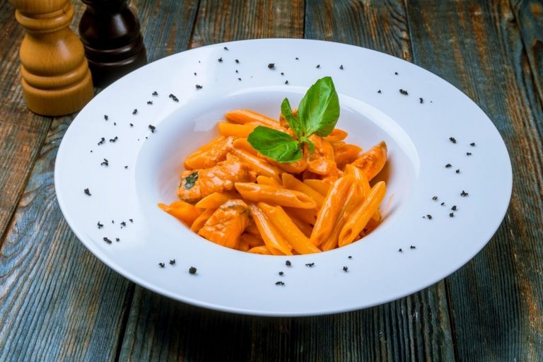 Penne with Tuna in Red Sauce